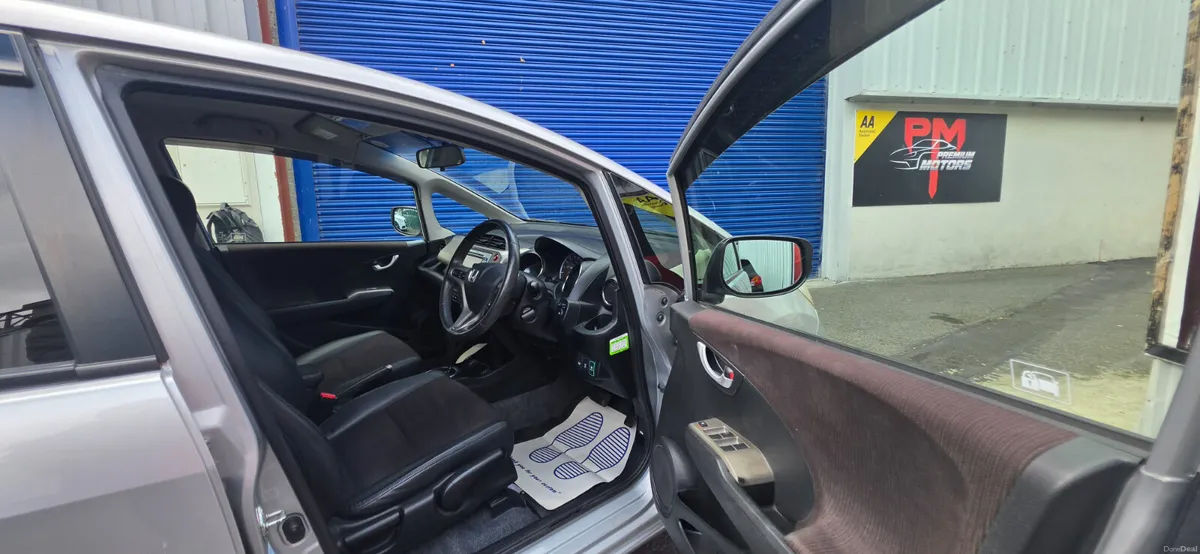 Honda Fit Hybrid Low Mileage - Image 5
