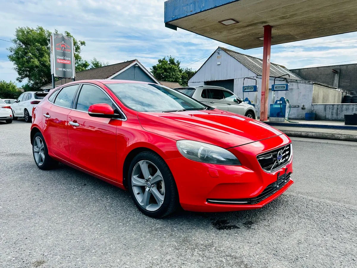 Volvo V40 2015 1.6 T2 ES AUTOMATIC VERY LOW MILEAG - Image 2