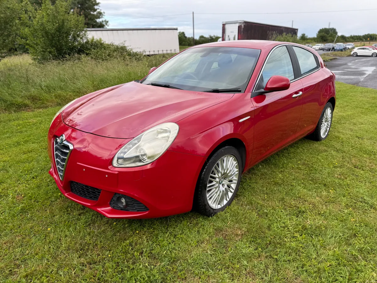 Alfa Romeo Giulietta 2014 1.4 TB AUTOMATIC VERY LO - Image 2