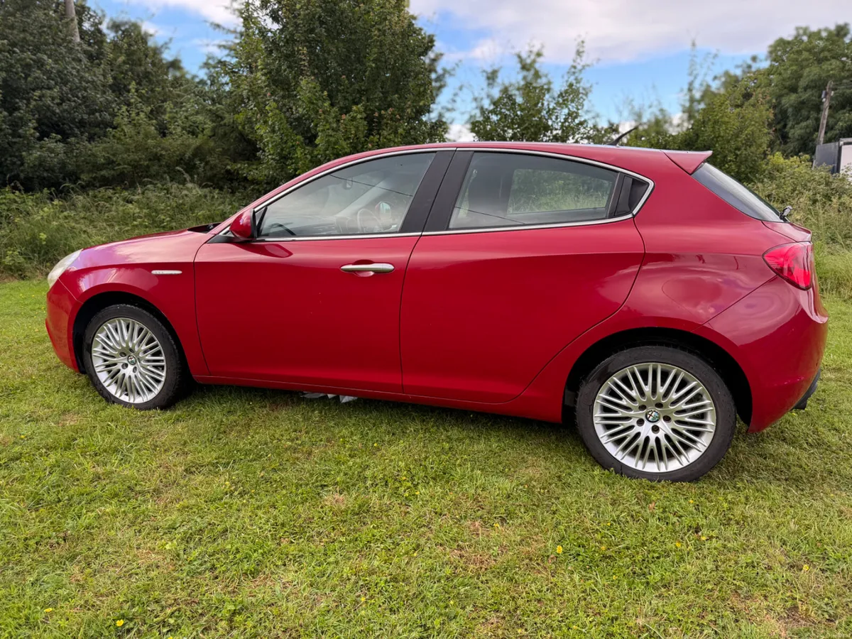 Alfa Romeo Giulietta 2014 1.4 TB AUTOMATIC VERY LO - Image 4