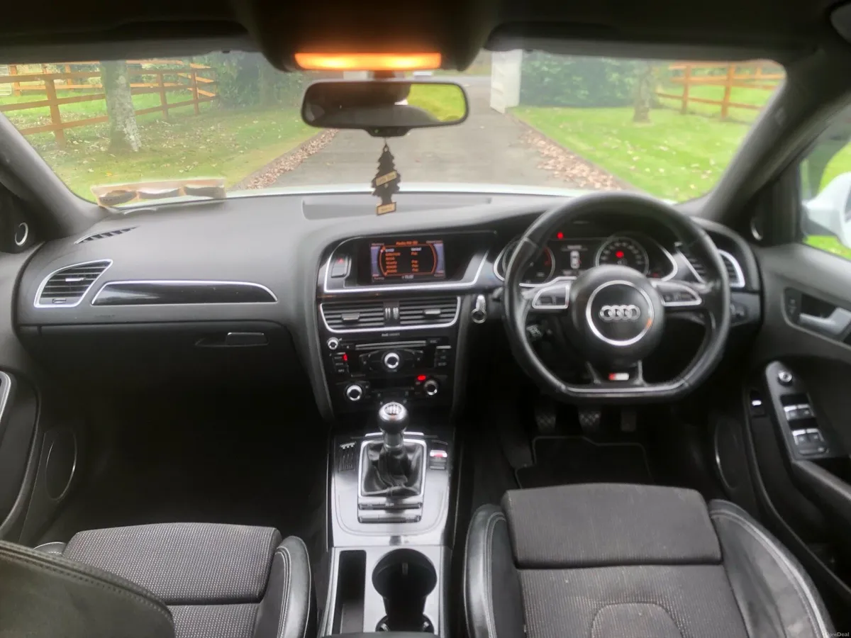 2012 Audi A4 2.0 TDI S-line black edition - Image 4