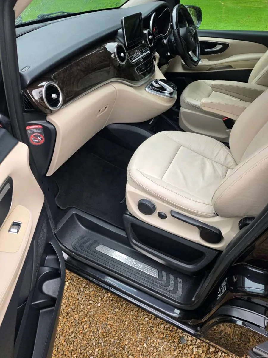 Car - Image 6