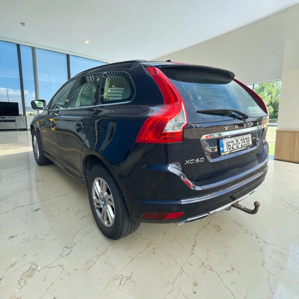 2016 Volvo XC60 D4 (190hp) FWD SE Manual - Image 4
