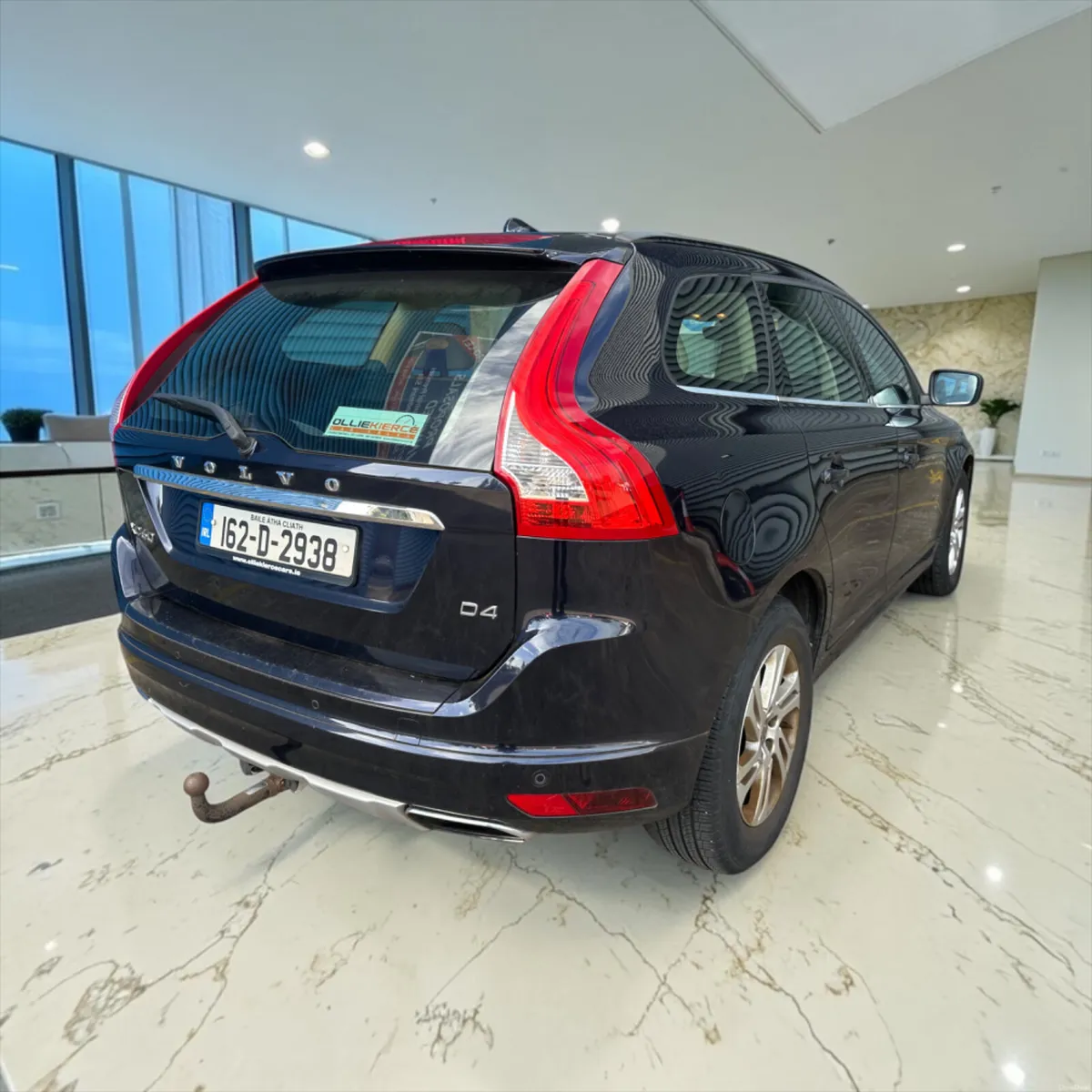 2016 Volvo XC60 D4 (190hp) FWD SE Manual - Image 2