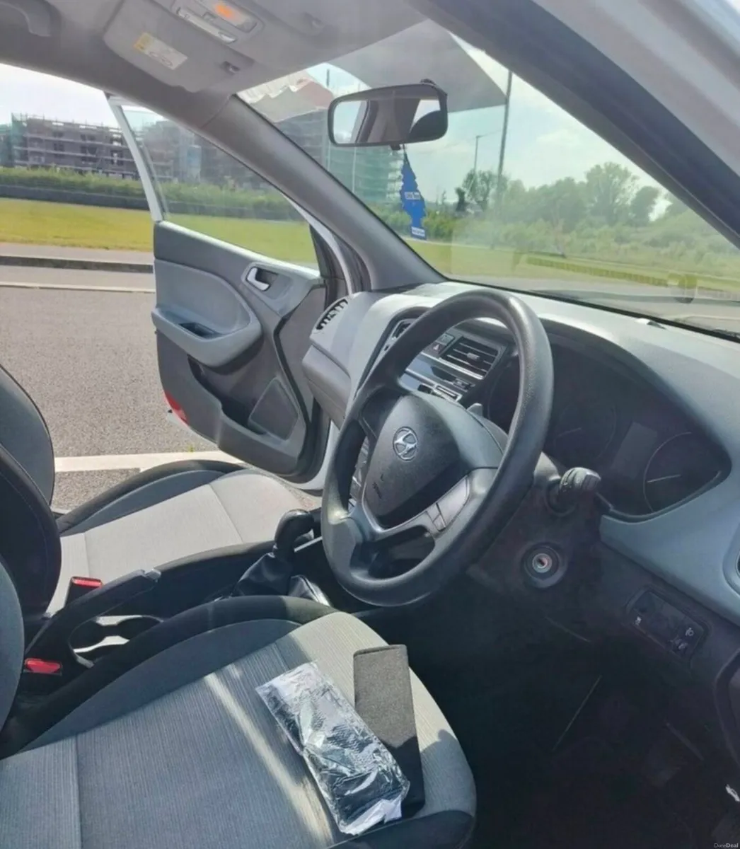 2016 HYUNDAI I20 - 76k KMS - EXCELLENT CONDITION - Image 6