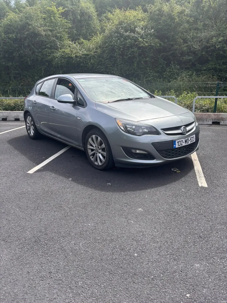 Vauxhall Astra 2013 - Image 1