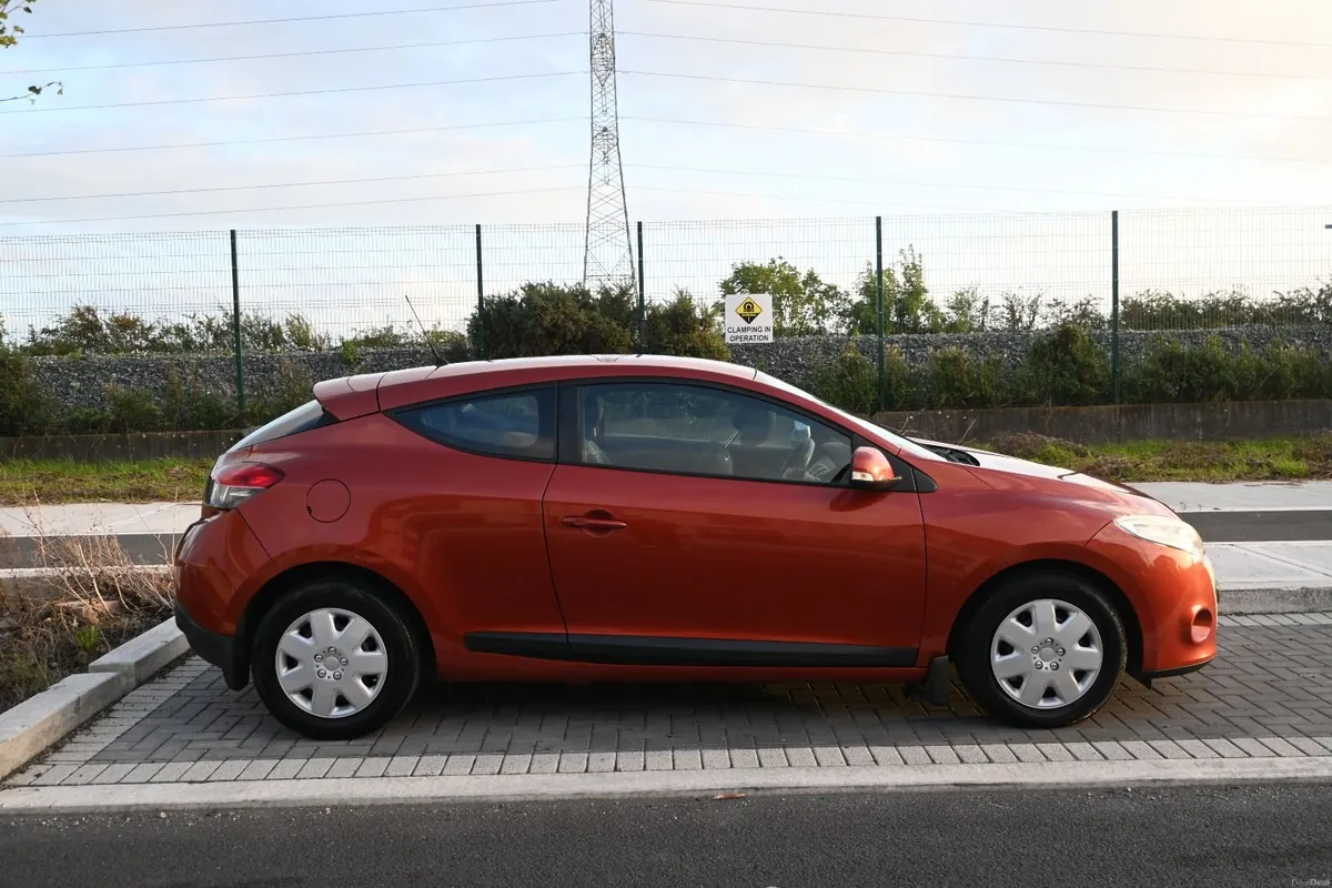 Renault Megane 2010 - Image 4