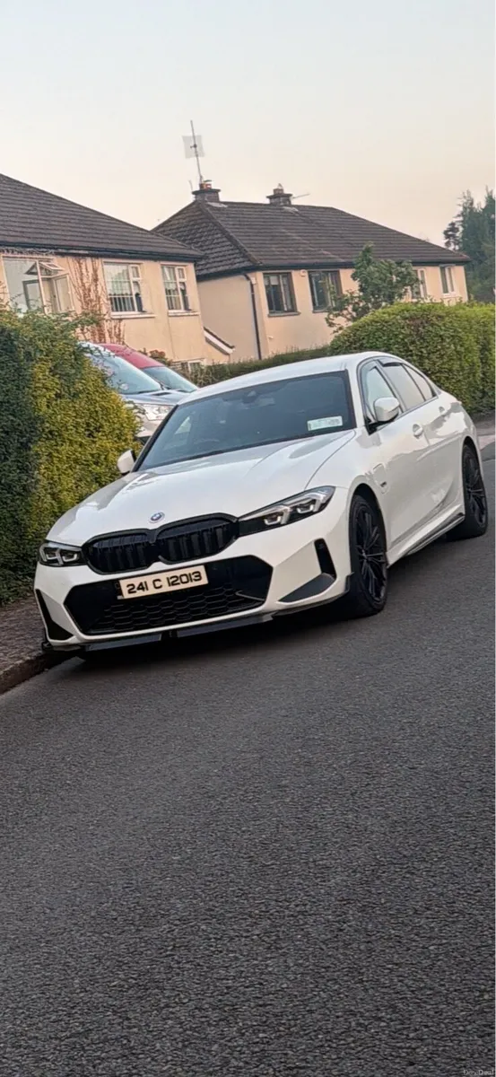 BMW 330E - Image 2
