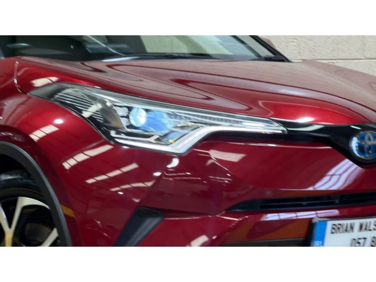 Toyota C-HR HYBRID G Leather - Image 2