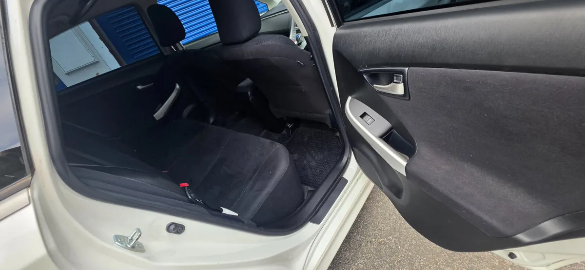 Toyota prius High spec - Image 6