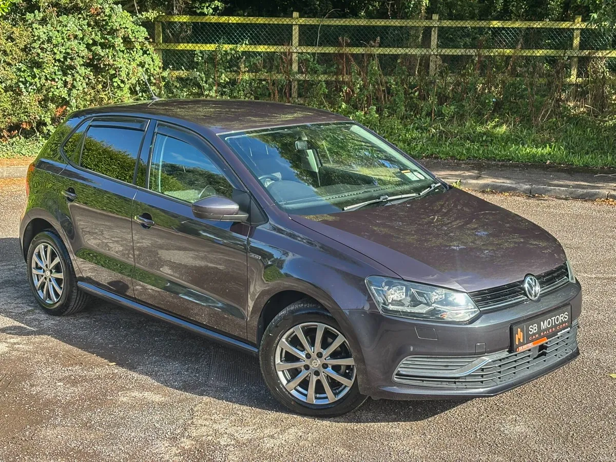 2015 VOLKSWAGEN POLO LOUNGE 1.2TSI AUTOMATIC - Image 1