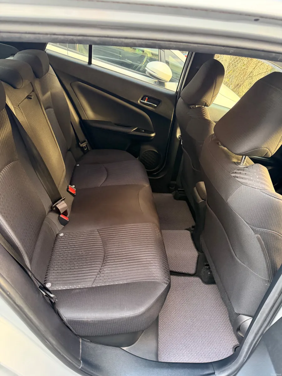 Toyota Prius 2019 self charging hybrid automatic - Image 5
