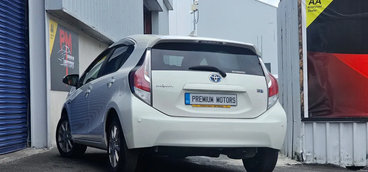 Toyota Aqua Hybrid Automatic - Image 4