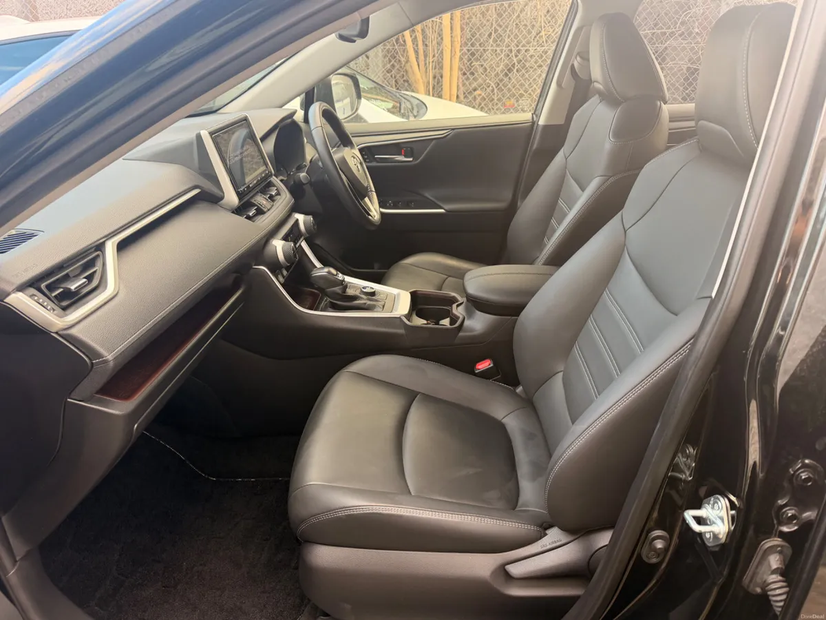 TOYOTA RAV4 2020 HYBRID TOP SPEC - Image 4