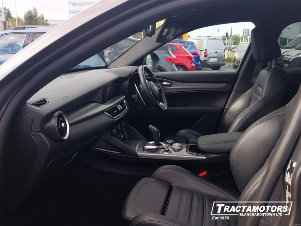 Alfa Romeo Stelvio VELOCE 2.2 AWD 5DR AUTO - Image 4