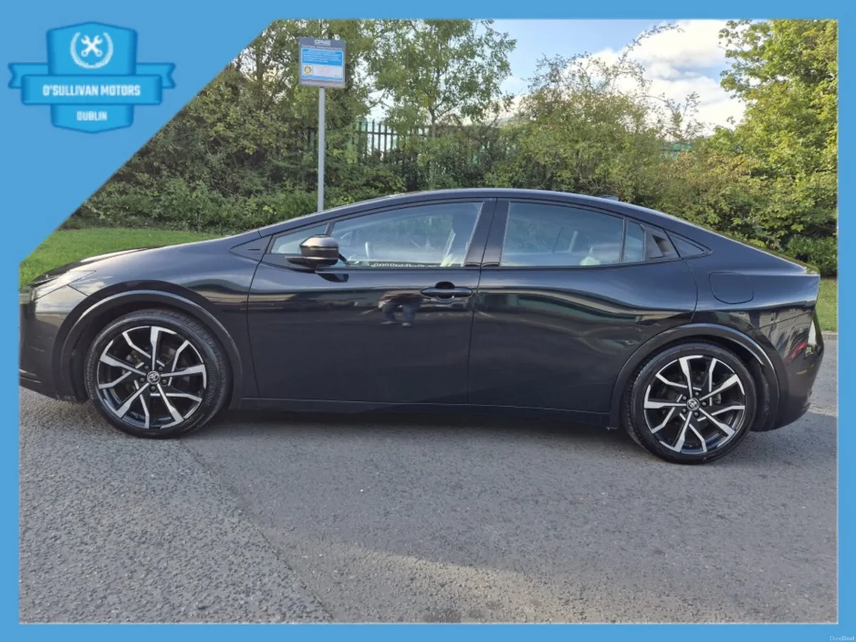 Toyota Prius / 2023 / 2.0 PETROL PHEV / AUTO - Image 5