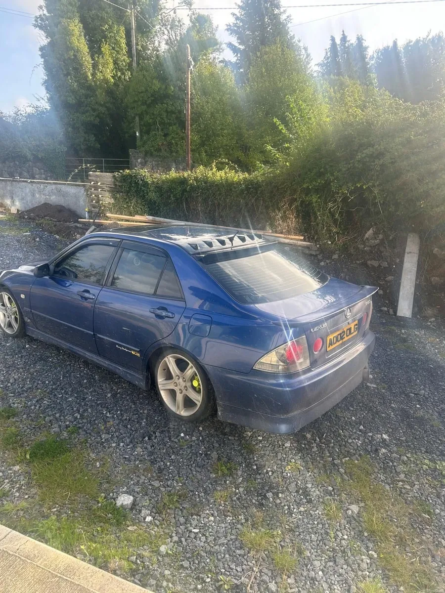Lexus IS 2002 - Image 5