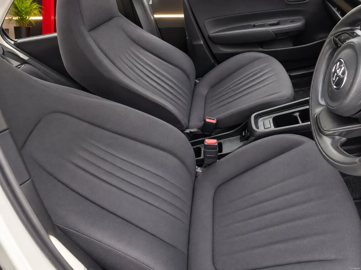 Toyota Aqua Hybrid - Image 6
