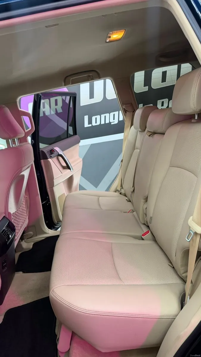 Toyota Landcruiser Business 5 Seats - Image 3