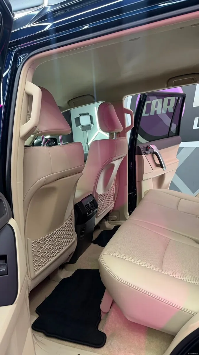 Toyota Landcruiser Business 5 Seats - Image 6