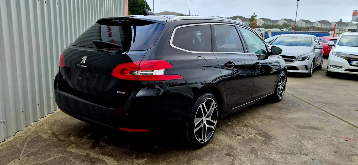 peugeot 308 automatic sw estate allure low kms - Image 5
