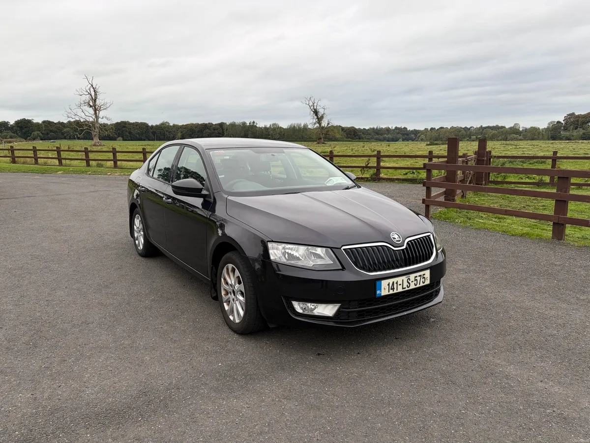 2014 Skoda Octavia 1.2ltr Black - Image 1