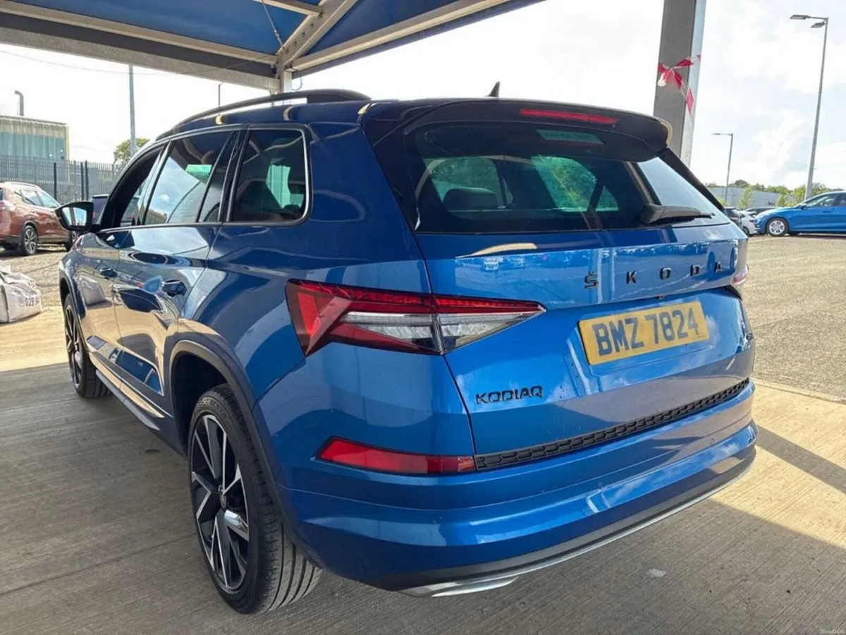 2.0 TDI SportLine SUV 5dr Diesel DSG 4WD Euro 6 (s - Image 3