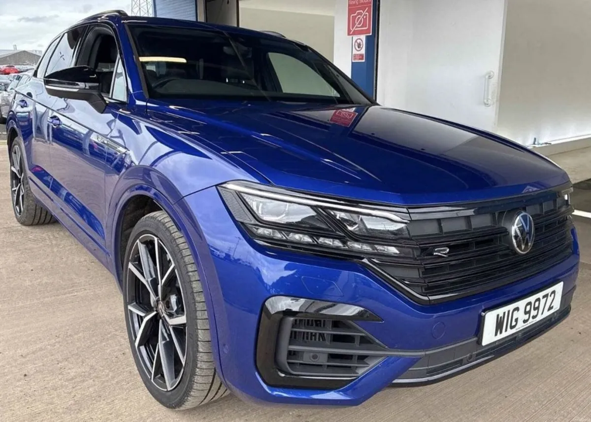 3.0 V6 TSI eHybrid 14.3kWh R SUV 5dr Petrol Plug-i - Image 1