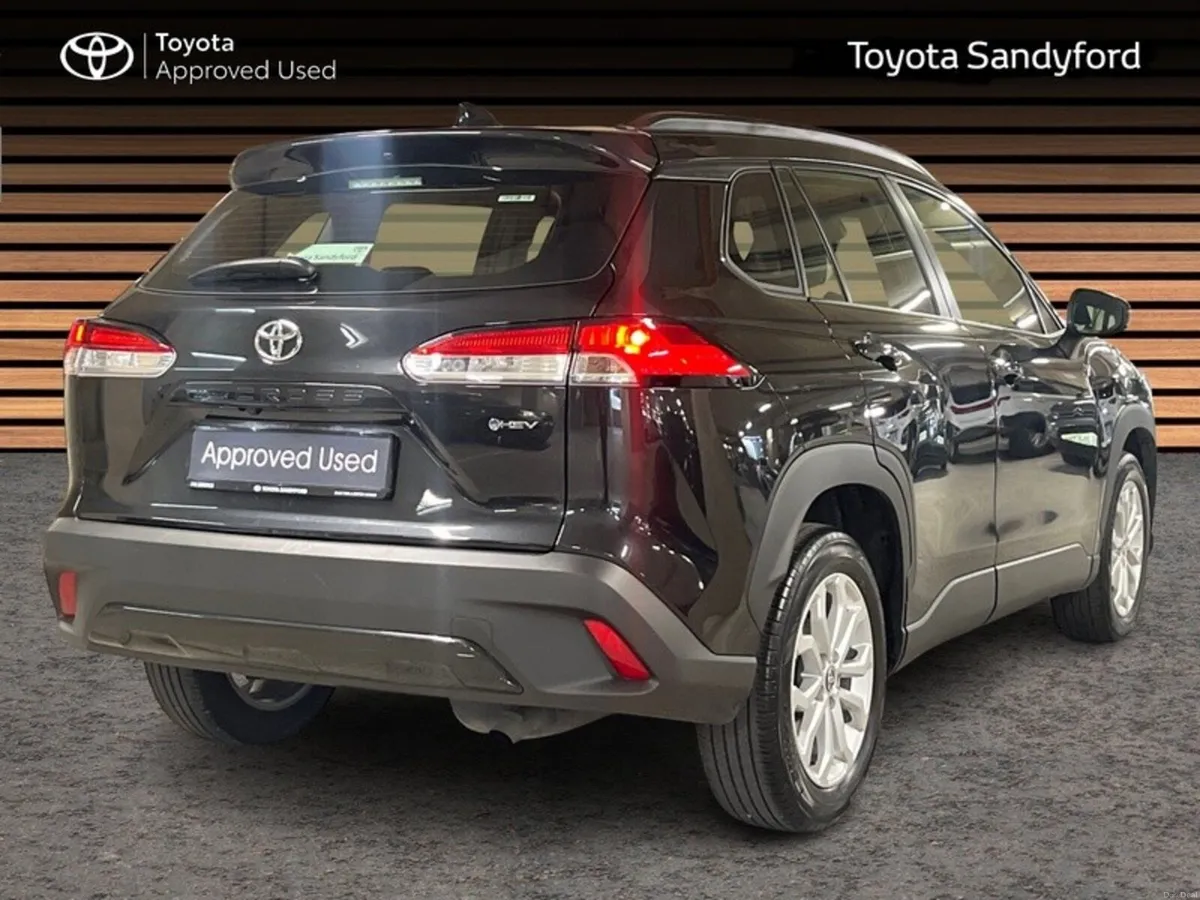 Toyota Corolla Cross LUNA 1.8 AUTO // REAR CAMERA - Image 2