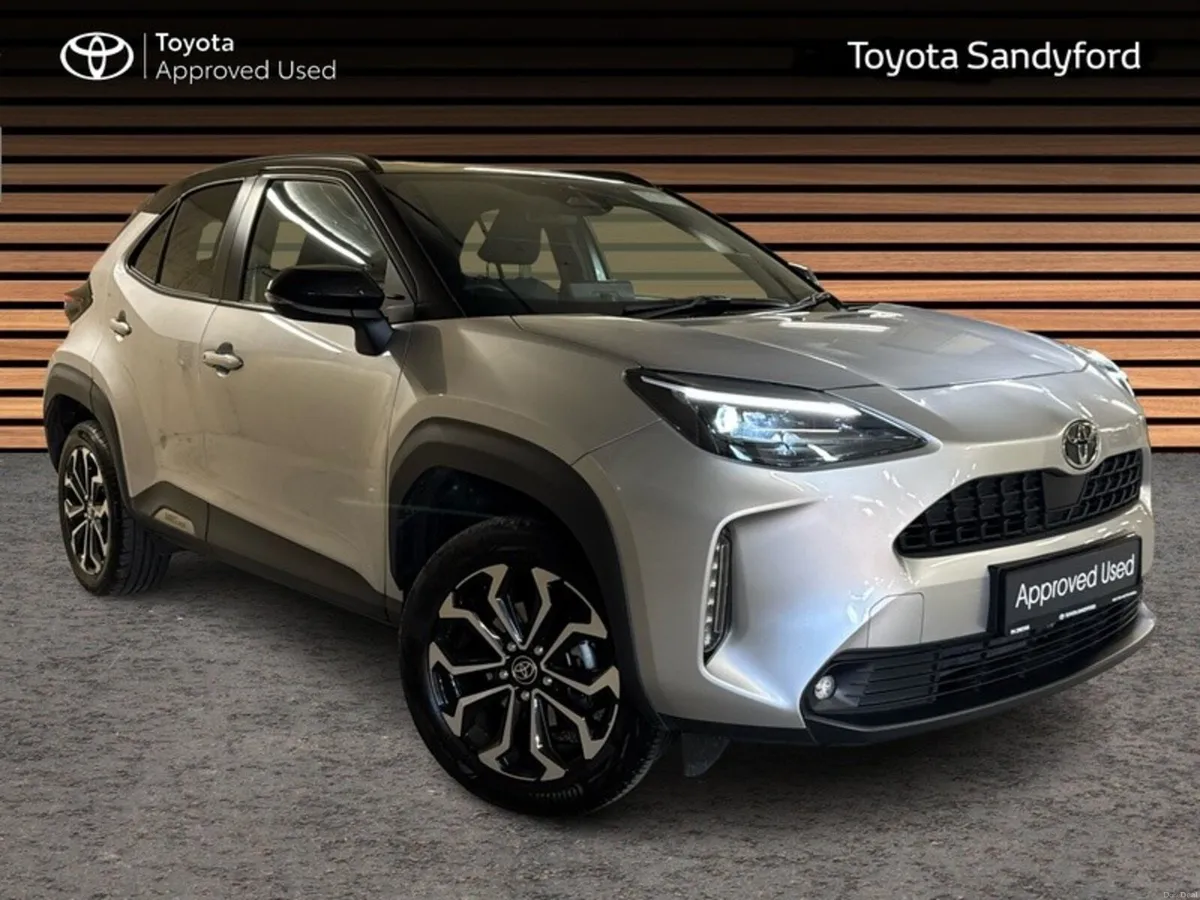 Toyota Yaris Cross LUNA SPORT BI-TONE // REAR CAME - Image 1