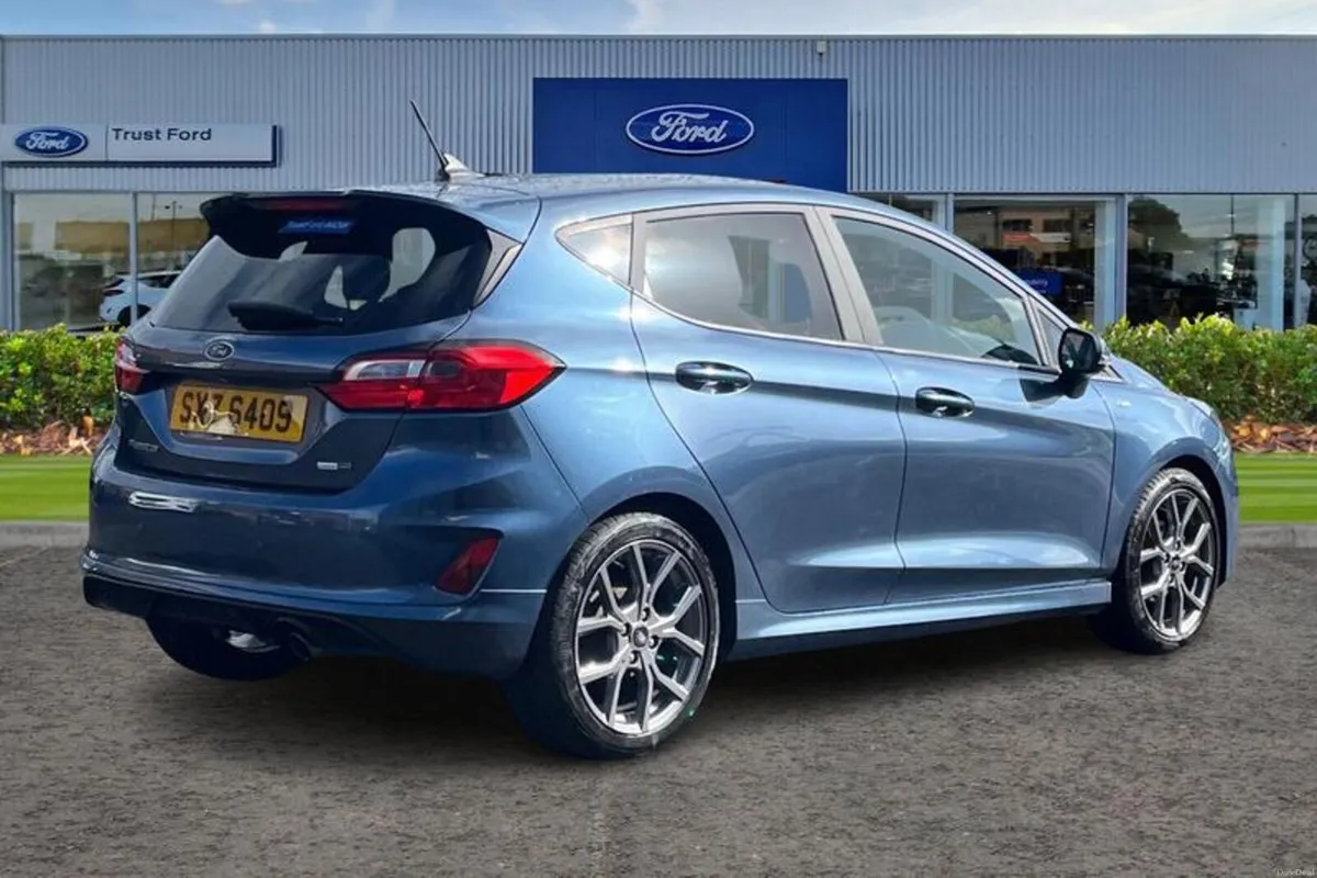 Ford Fiesta 1.0 EcoBoost Hybrid mHEV 125 ST-Line 5 - Image 4