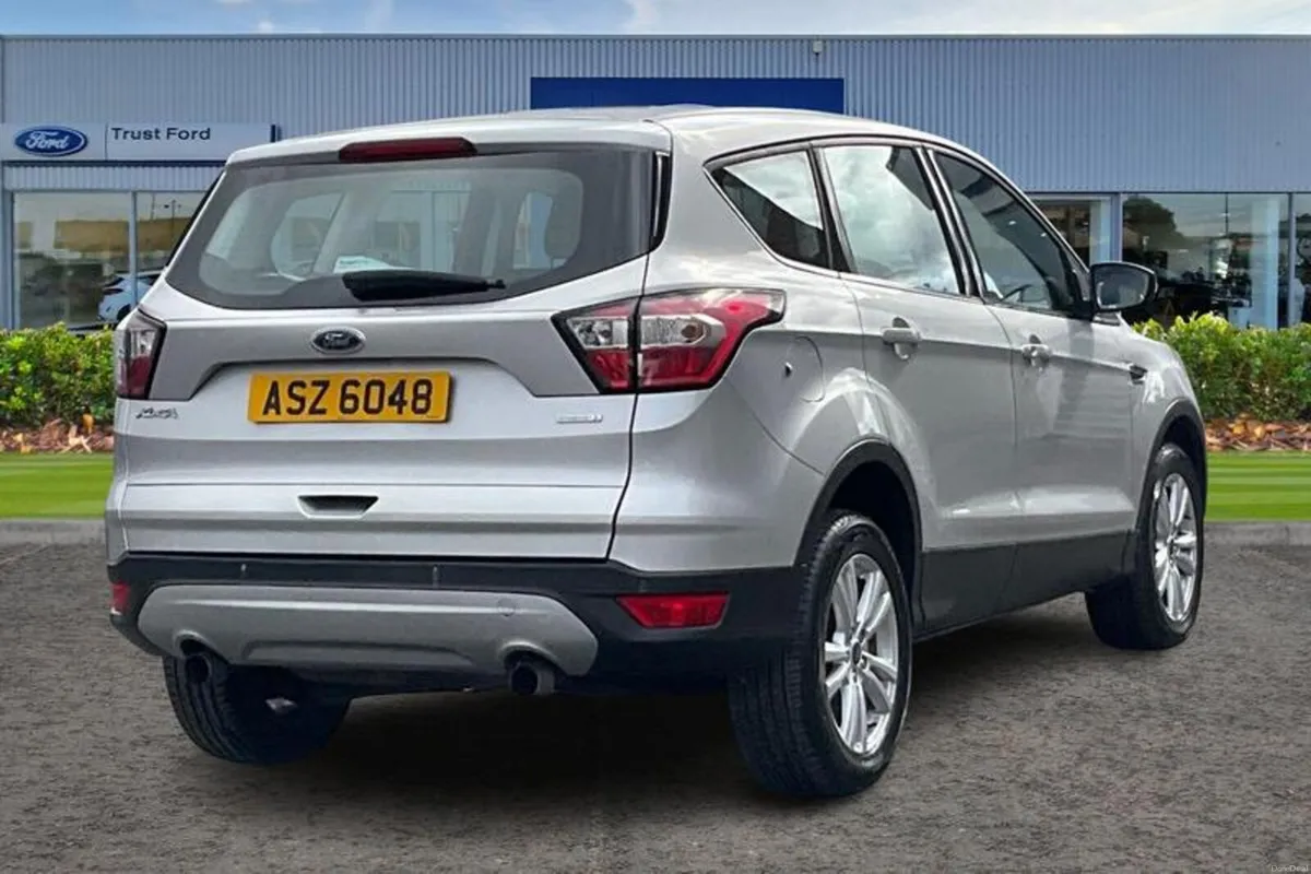 Ford Kuga 1.5 EcoBoost Zetec [Nav] 5dr 2WD - Image 4