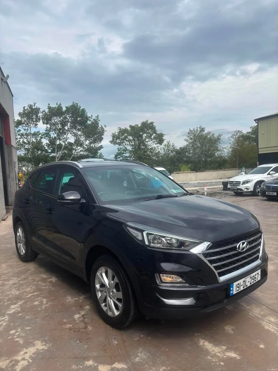 Hyundai Tucson 1.6 GDi SE Nav * LOW MILAGE * - Image 3