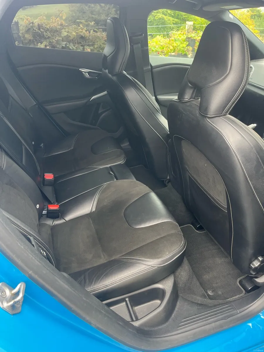 Volvo V40 2.0 D2 - Image 6