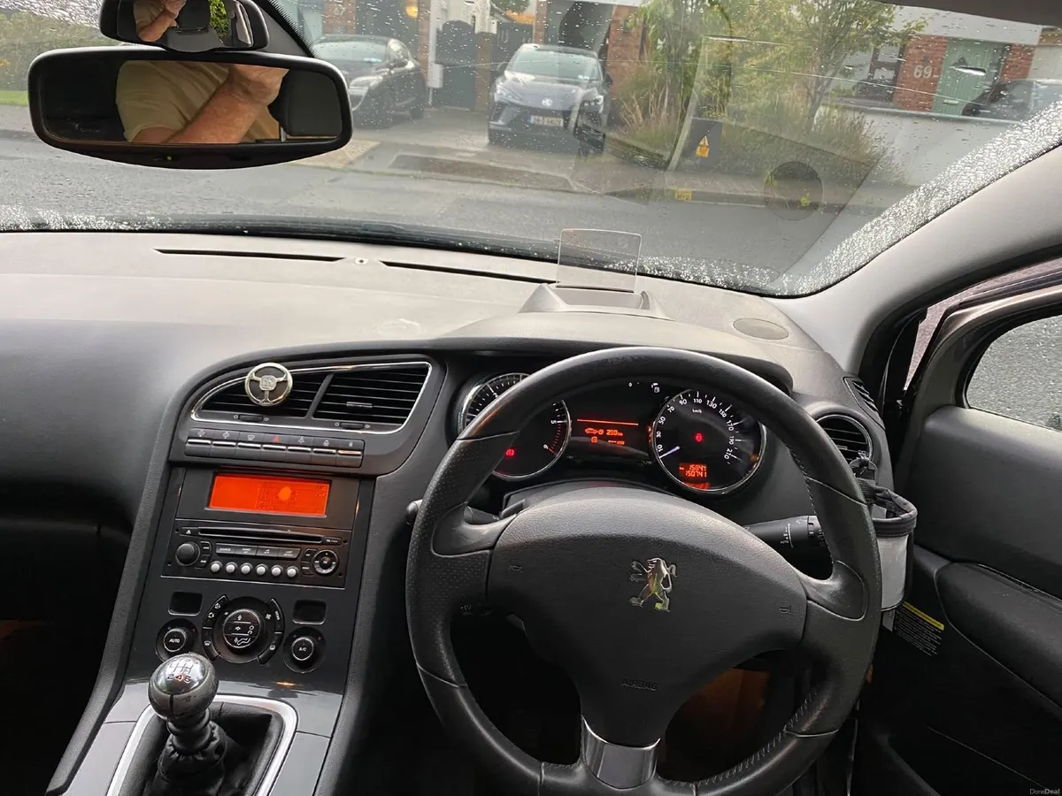 Peugeot 5008 2010 - Image 2