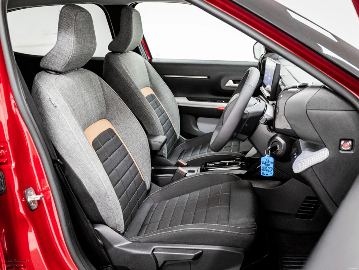 Citroen C3 Aircross *7 Seater* Plus 1.2 MHEV 145HP - Image 3