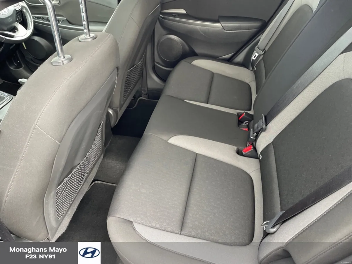 Hyundai KONA KAUAI EXECUTIVE 5DR - Image 6