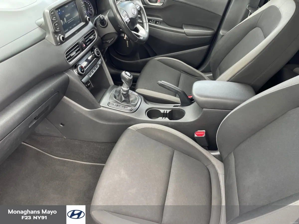 Hyundai KONA KAUAI EXECUTIVE 5DR - Image 4