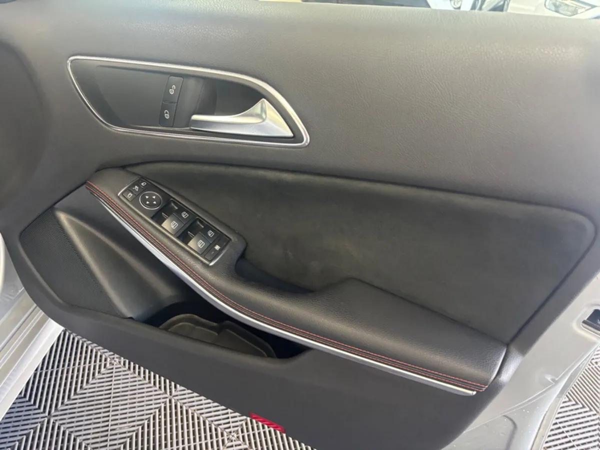 Mercedes-Benz A-Class *MERCEDES A CLASS* *REVERSE - Image 6