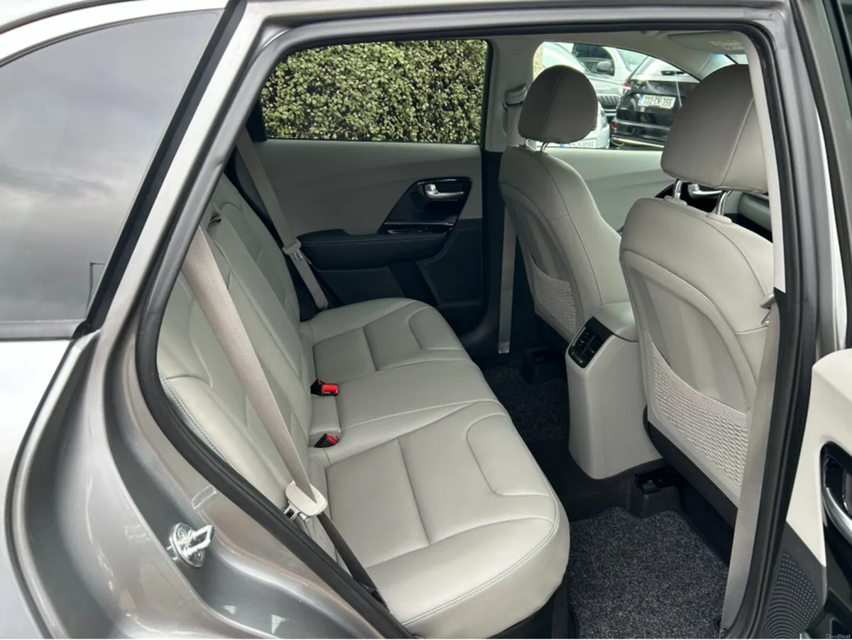 Kia Niro 1.6 PHEV HYBRID AUTOMATIC 5DR **HUGE SPEC - Image 6