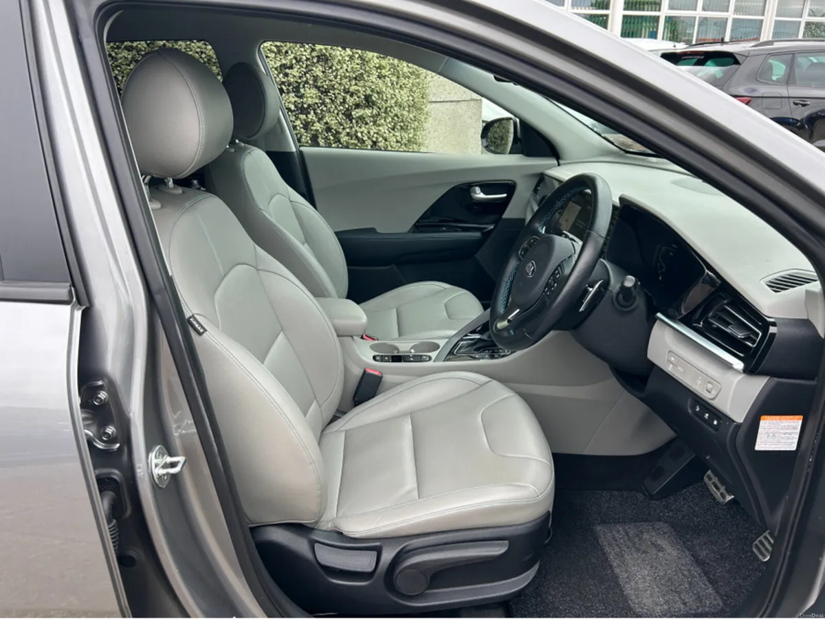 Kia Niro 1.6 PHEV HYBRID AUTOMATIC 5DR **HUGE SPEC - Image 4