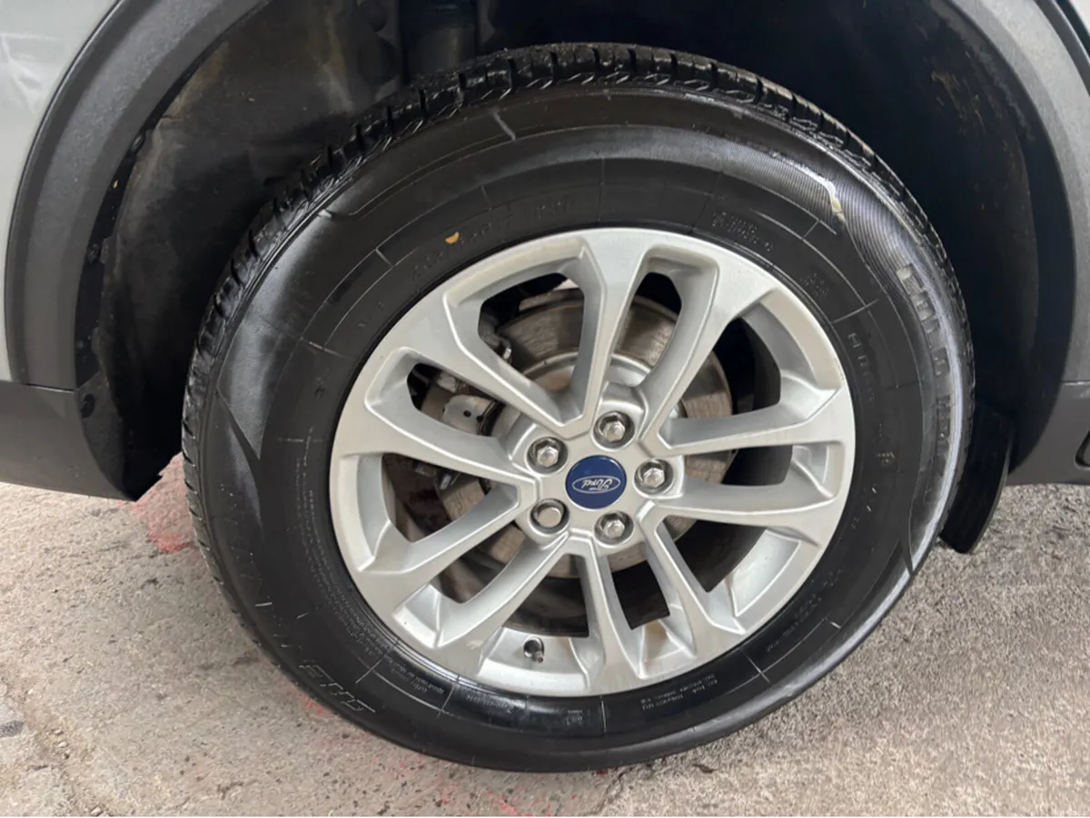 Ford Kuga TITANIUM 2.5 PHEV 225 S6.2 - Image 5