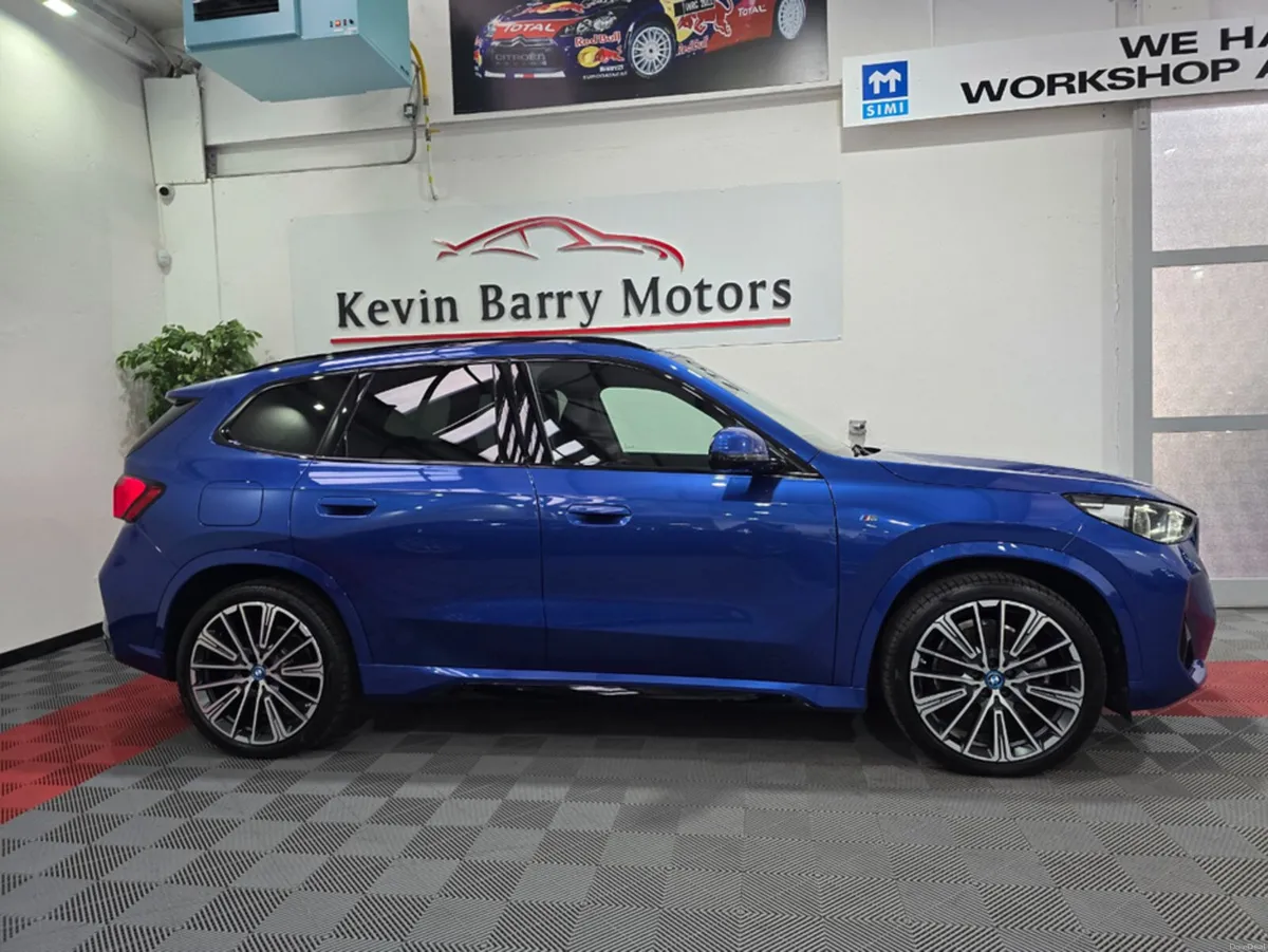 BMW iX1 XDRIVE 30 M SPORT (HIGH SPEC) AUTOMATIC ** - Image 4