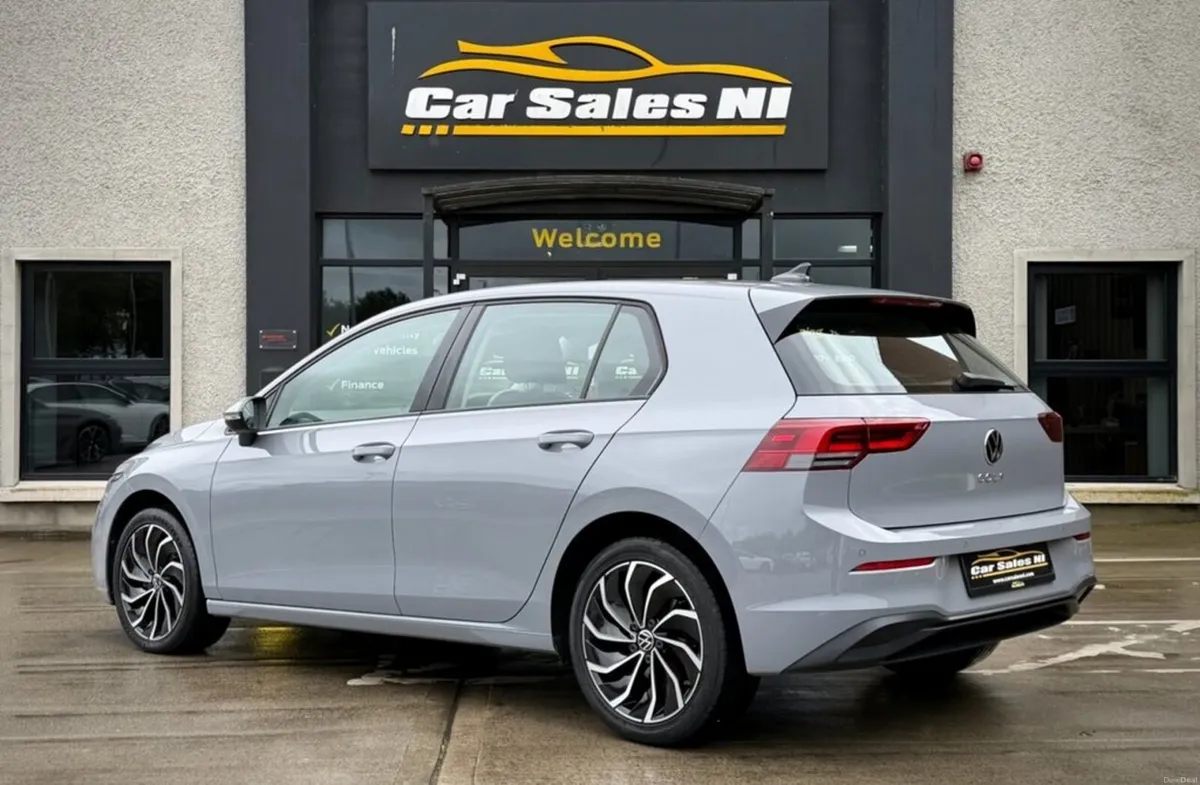 2.0 TDI Life Hatchback 5dr Diesel Manual Euro 6 (s - Image 4