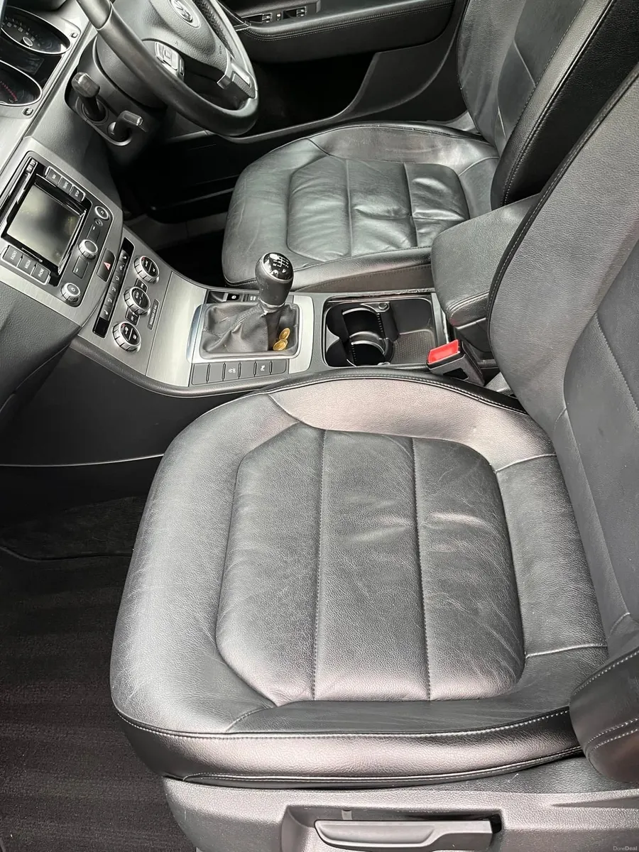 Volkswagen Passat 2014 - Image 5