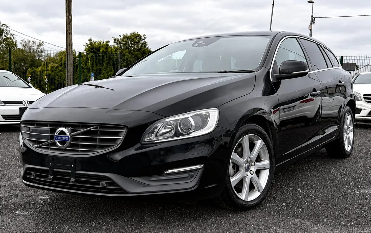 2016 Volvo V60 D4 SE Lux 190HP Automatic - Image 2