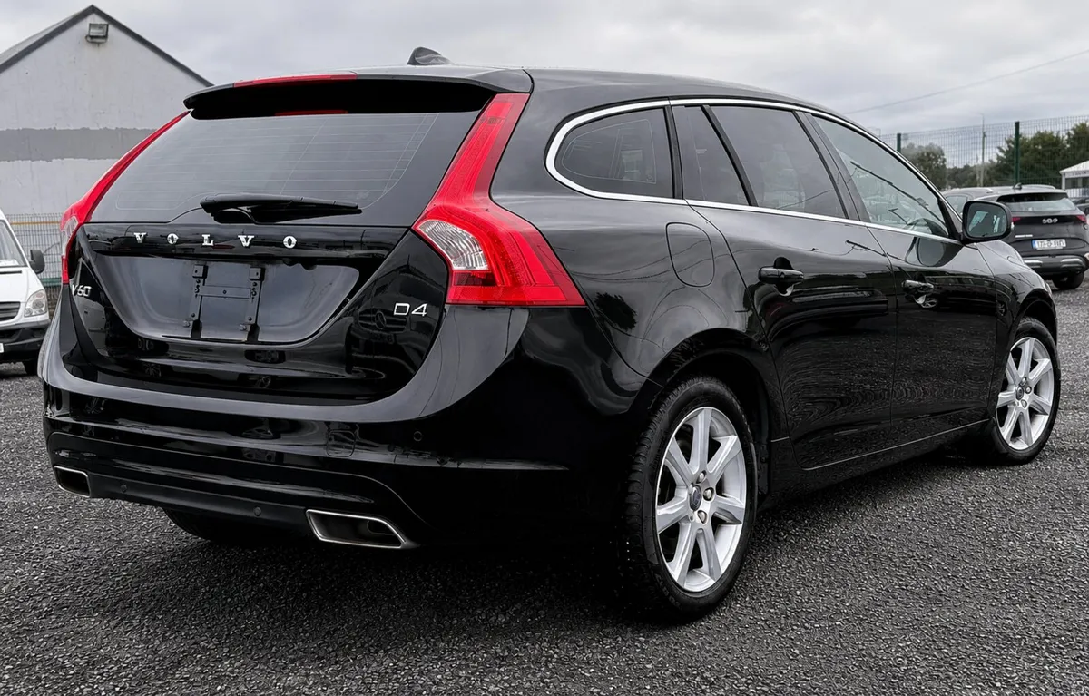2016 Volvo V60 D4 SE Lux 190HP Automatic - Image 5