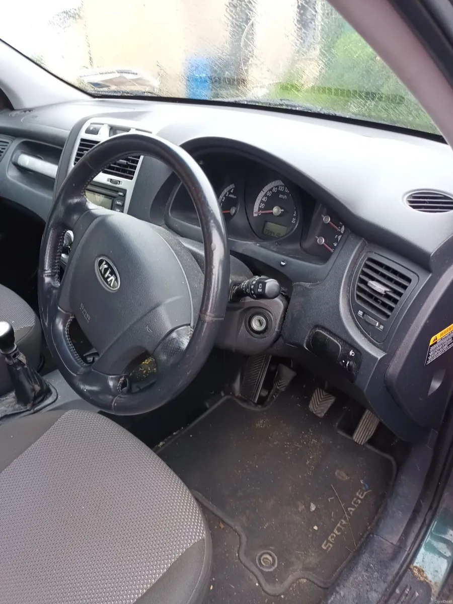 Kia Sportage 2010 - Image 2