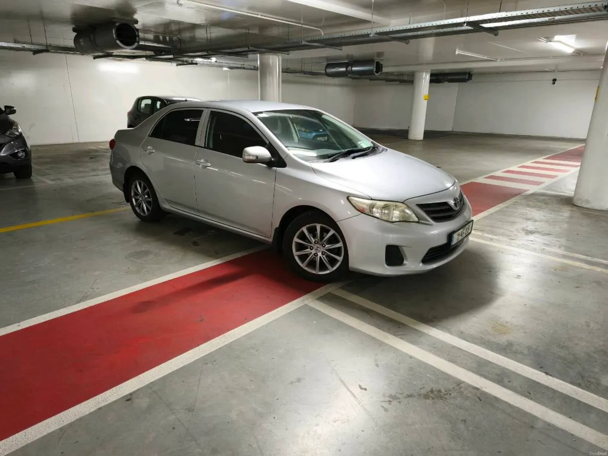 Toyota Corolla very low km - Image 1
