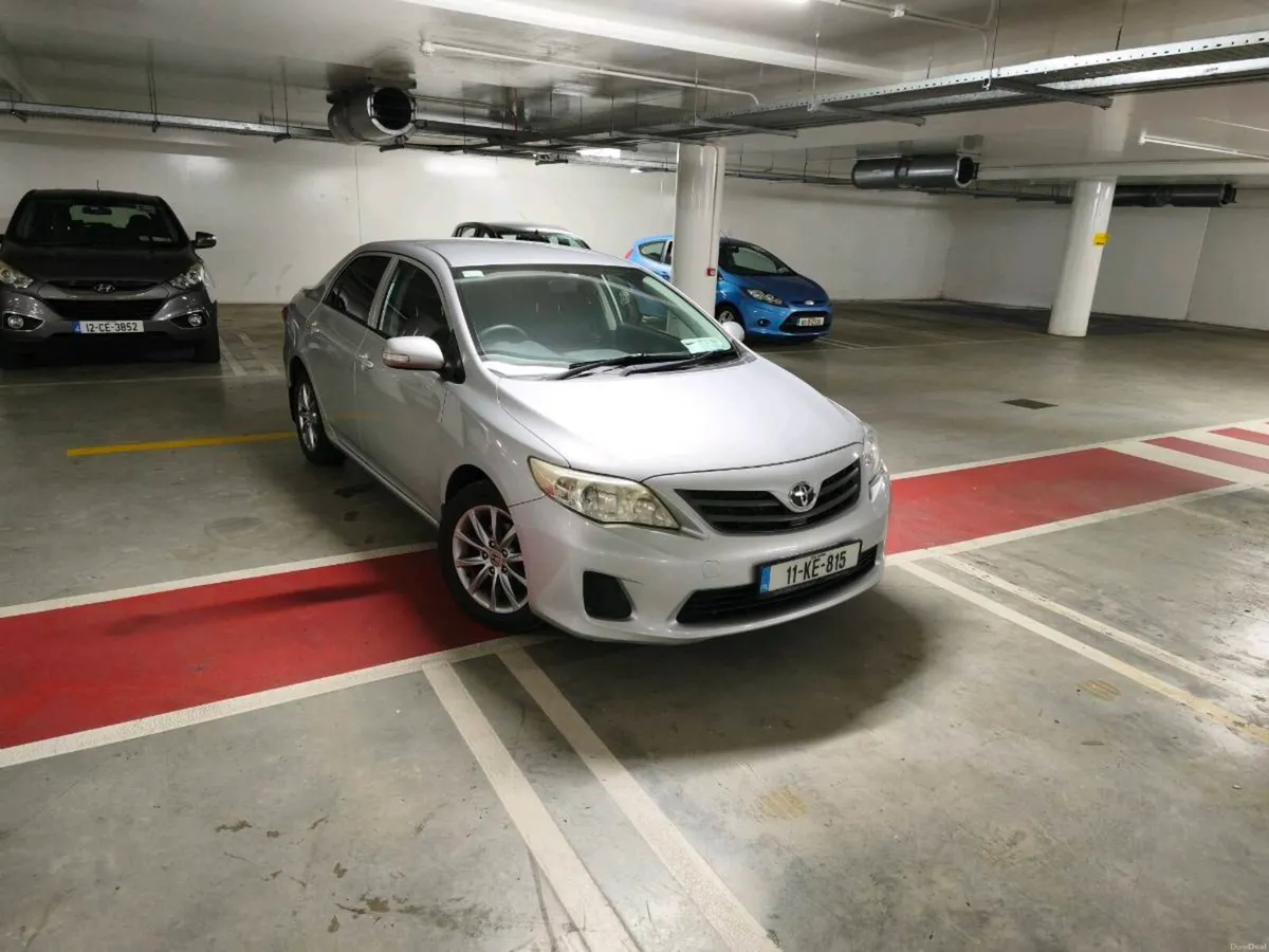 Toyota Corolla very low km - Image 2